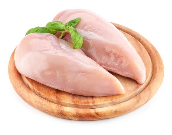 節約の味方！忙しい主婦でも簡単に作れる鶏胸肉の蒸し鶏レシピ
